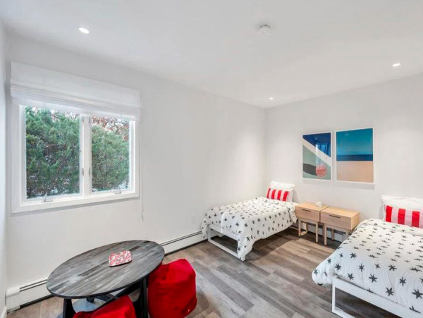 Luxurious 3-Bedroom Retreat in Hampton Bays - Your Coastal Escape Awaits
